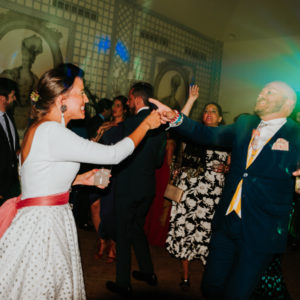 Momentos de fiesta en boda Hacienda L'origen de Carmona (Sevilla).